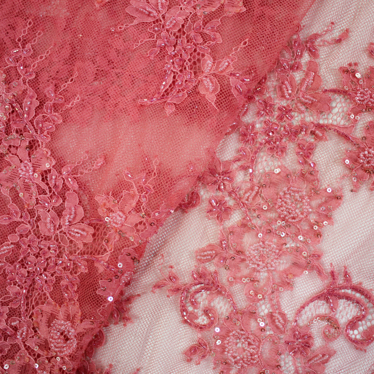 Pizzo Alta Moda | Pizzo Ricamato con Corallini, Paillettes, Ramage Floreale, Paisley e Doppio Bordo | FRI2211