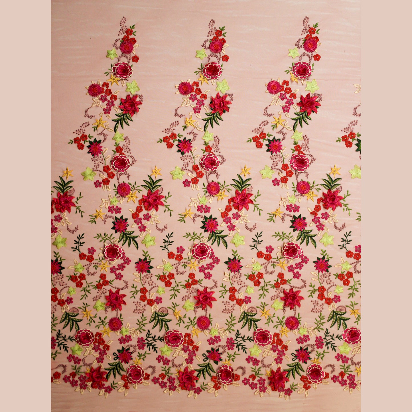 Tulle Alta Moda | Bouquet di Rose e Fiori Stellati 3D con Foglie a Farfalla