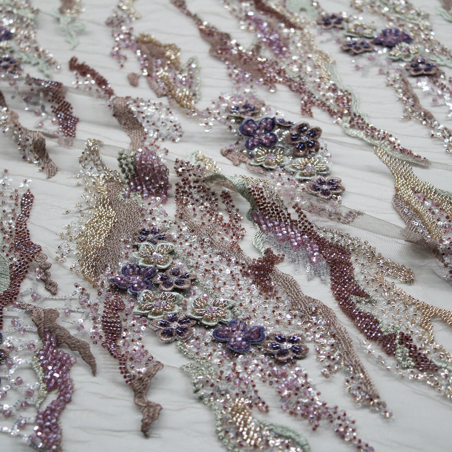 Tulle Alta Moda | Motivo Astratto e Fiori 3D con Ricamo in Lurex, Coralli, Perline e Paillettes