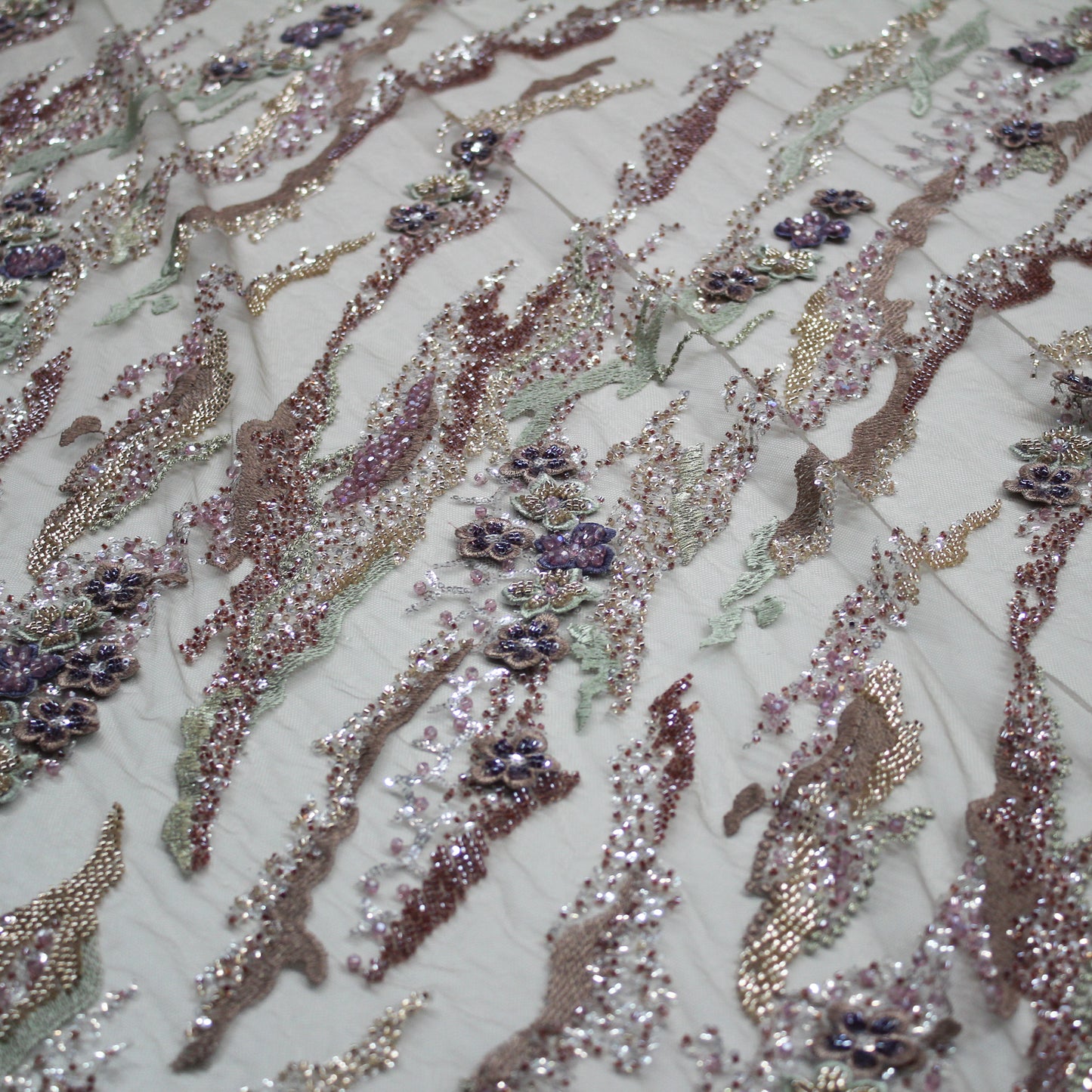 Tulle Alta Moda | Motivo Astratto e Fiori 3D con Ricamo in Lurex, Coralli, Perline e Paillettes