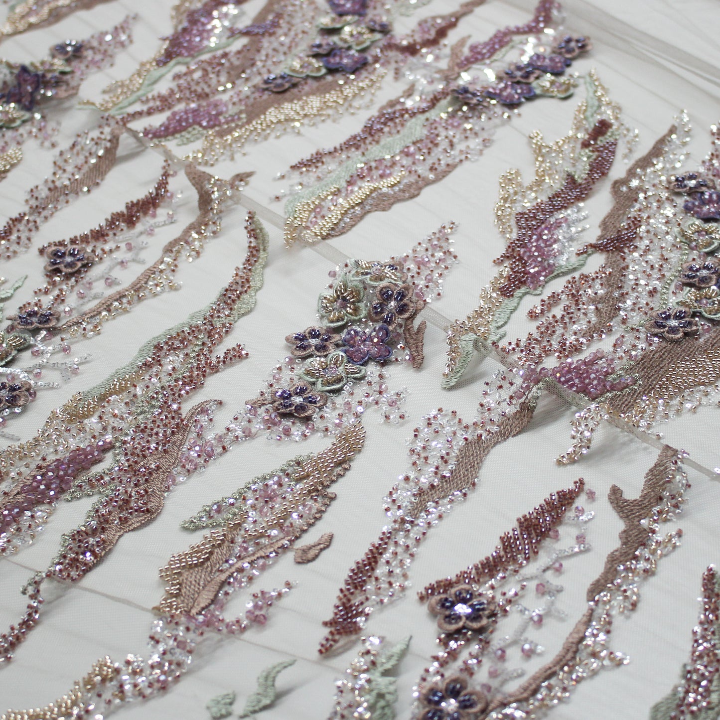 Tulle Alta Moda | Motivo Astratto e Fiori 3D con Ricamo in Lurex, Coralli, Perline e Paillettes