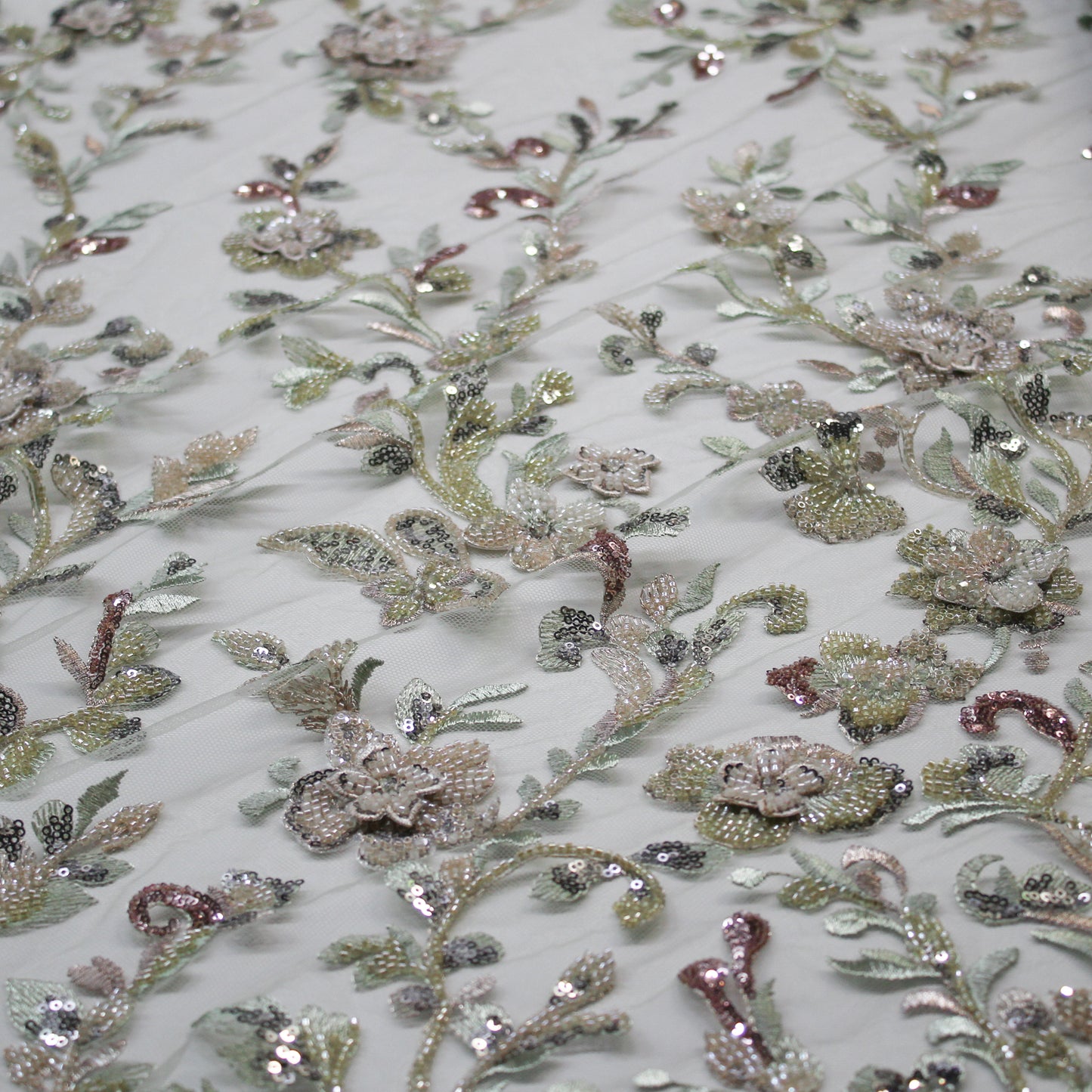 Tulle Alta Moda | Ramage di Fiori 3D a Degradé con Perline, Coralli e Paillettes
