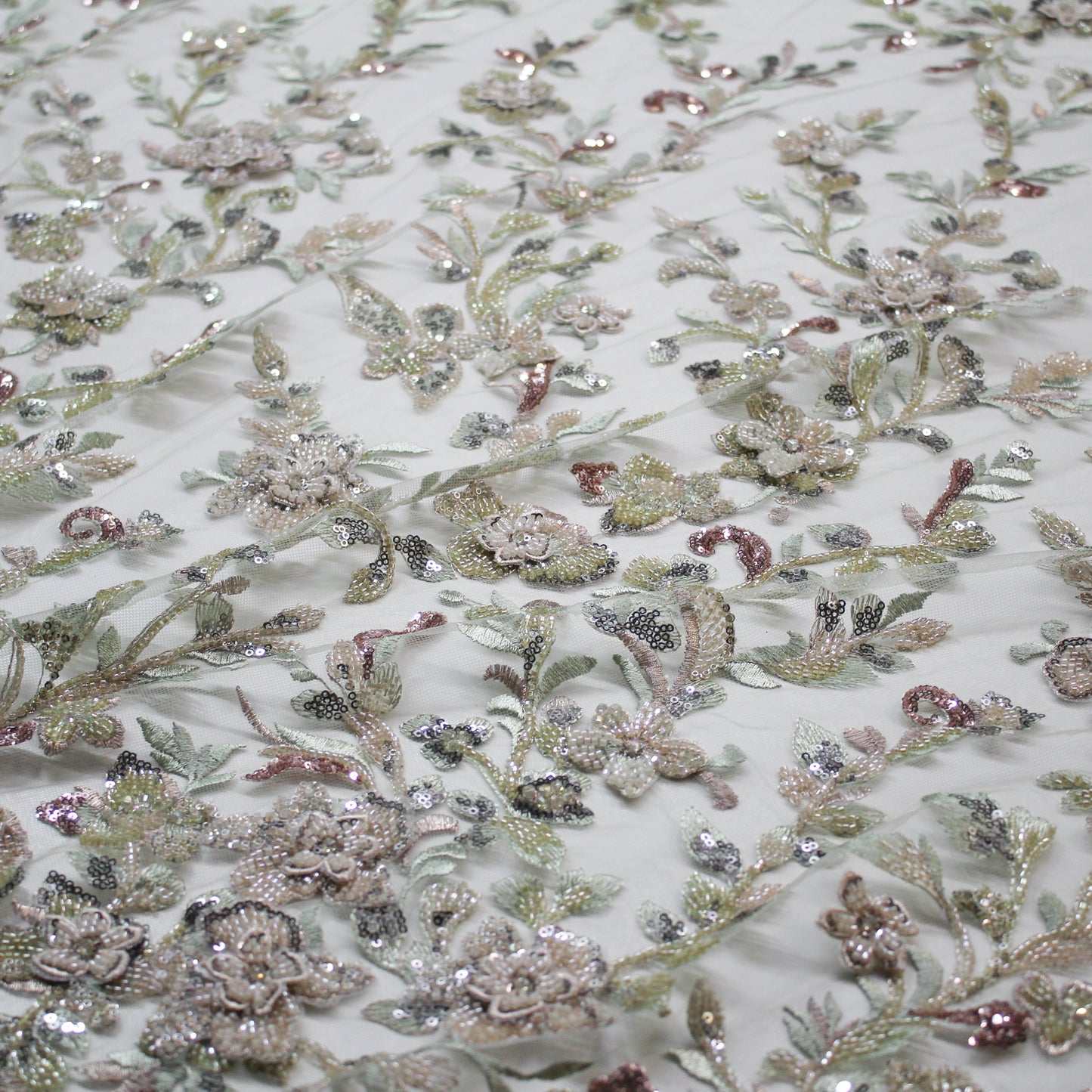 Tulle Alta Moda | Ramage di Fiori 3D a Degradé con Perline, Coralli e Paillettes