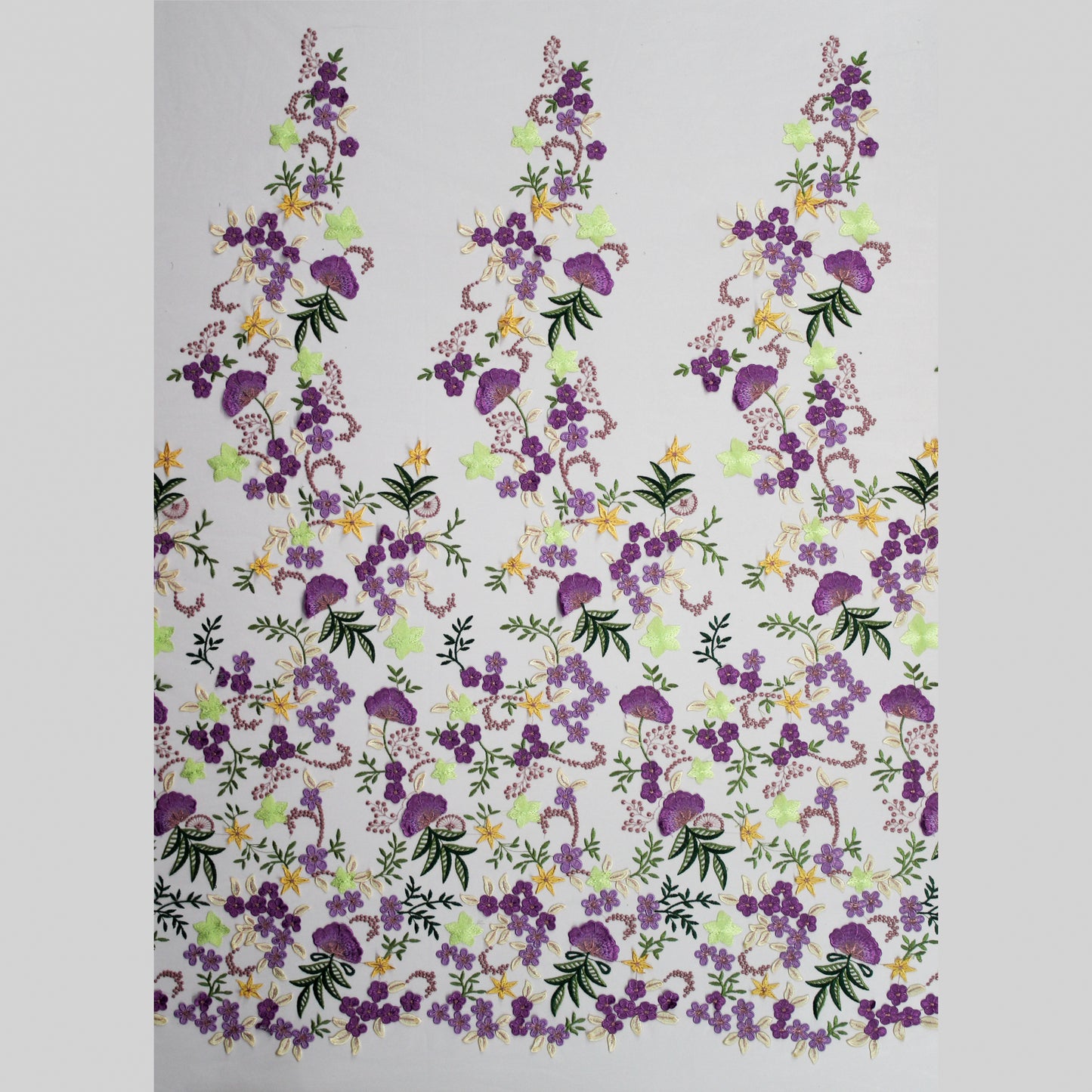 Tulle Alta Moda | Ramage di Fiori 3D a Stella e Nuvoletta Multicolor a Sviluppo Verticale