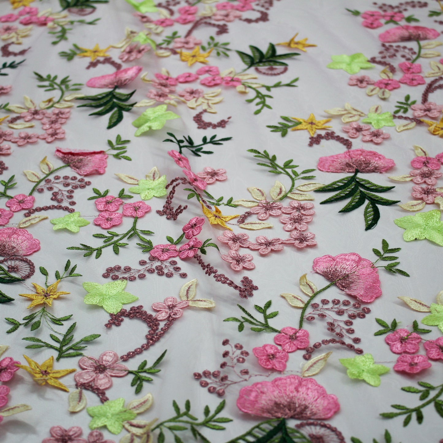 Tulle Alta Moda | Ramage di Fiori 3D a Stella e Nuvoletta Multicolor a Sviluppo Verticale