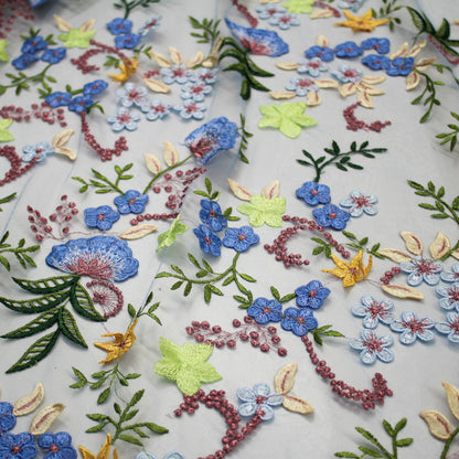Tulle Alta Moda | Ramage di Fiori 3D a Stella e Nuvoletta Multicolor a Sviluppo Verticale