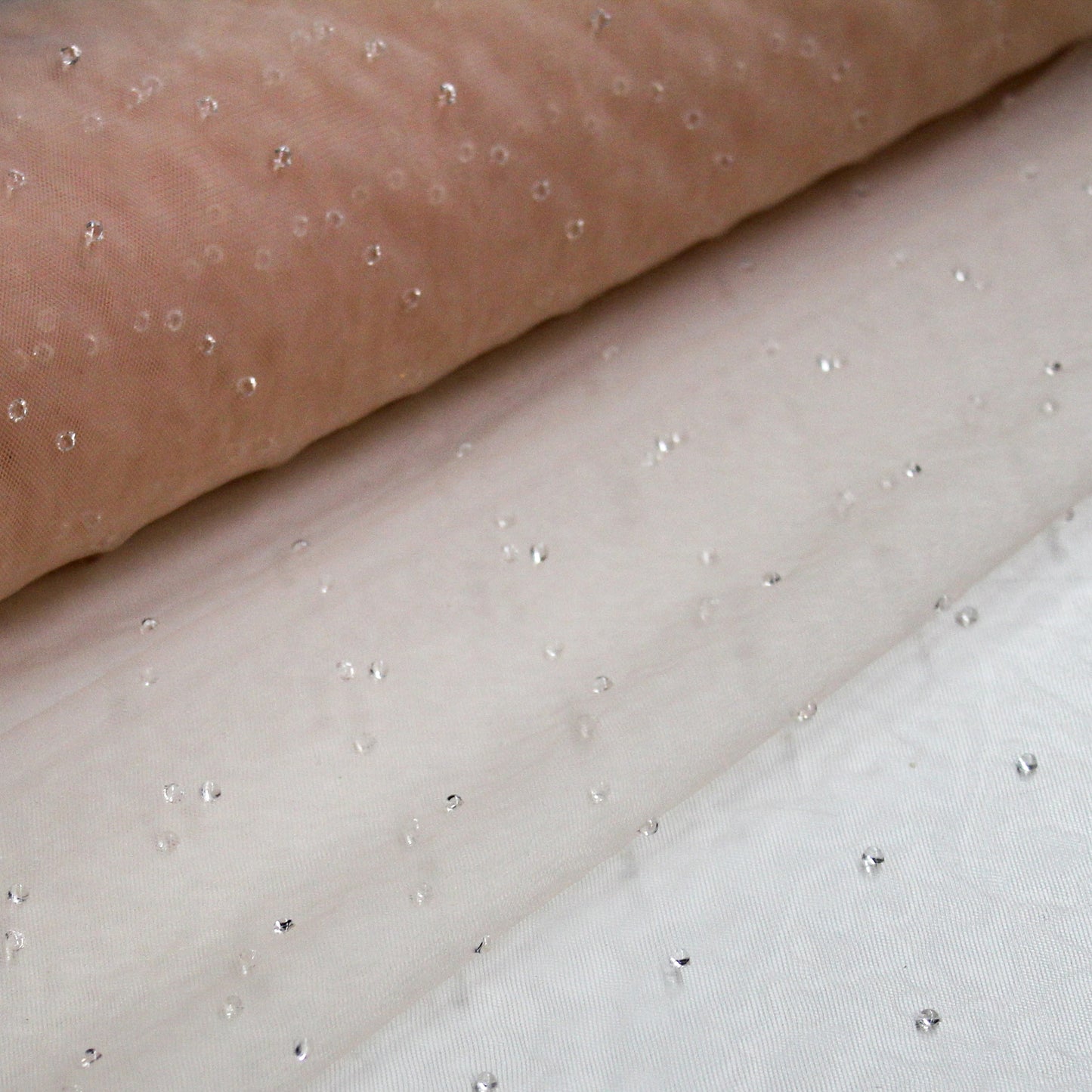 Tulle Leggero con Applicazione di Strass Cristallo