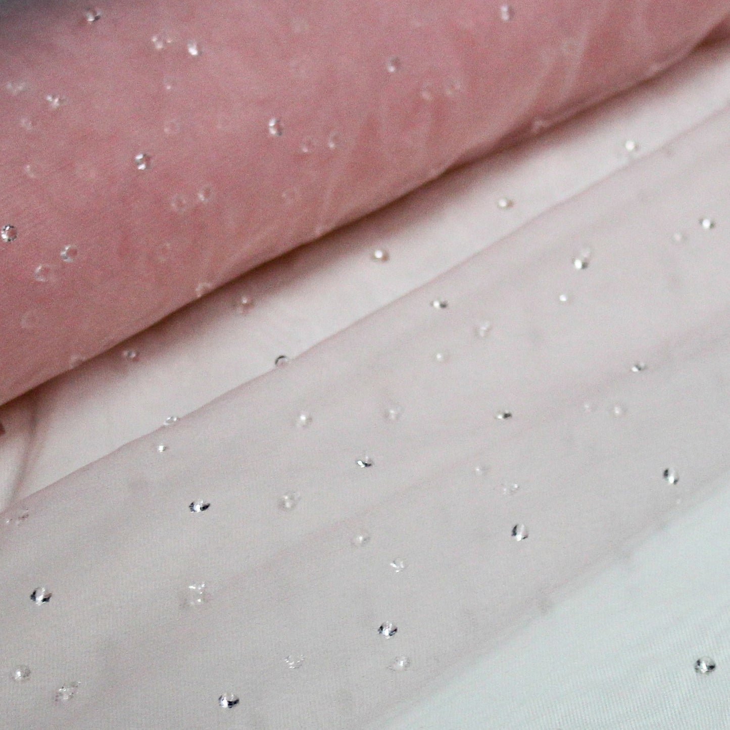 Tulle Leggero con Applicazione di Strass Cristallo