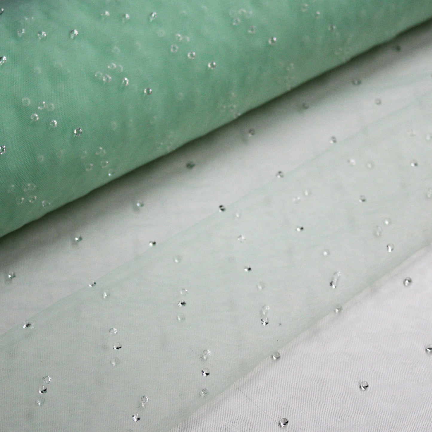 Tulle Leggero con Applicazione di Strass Cristallo