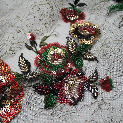 Tulle Nero Ricamato con Fiori in Paillettes, Coralli, Cannette e Filo Dorato