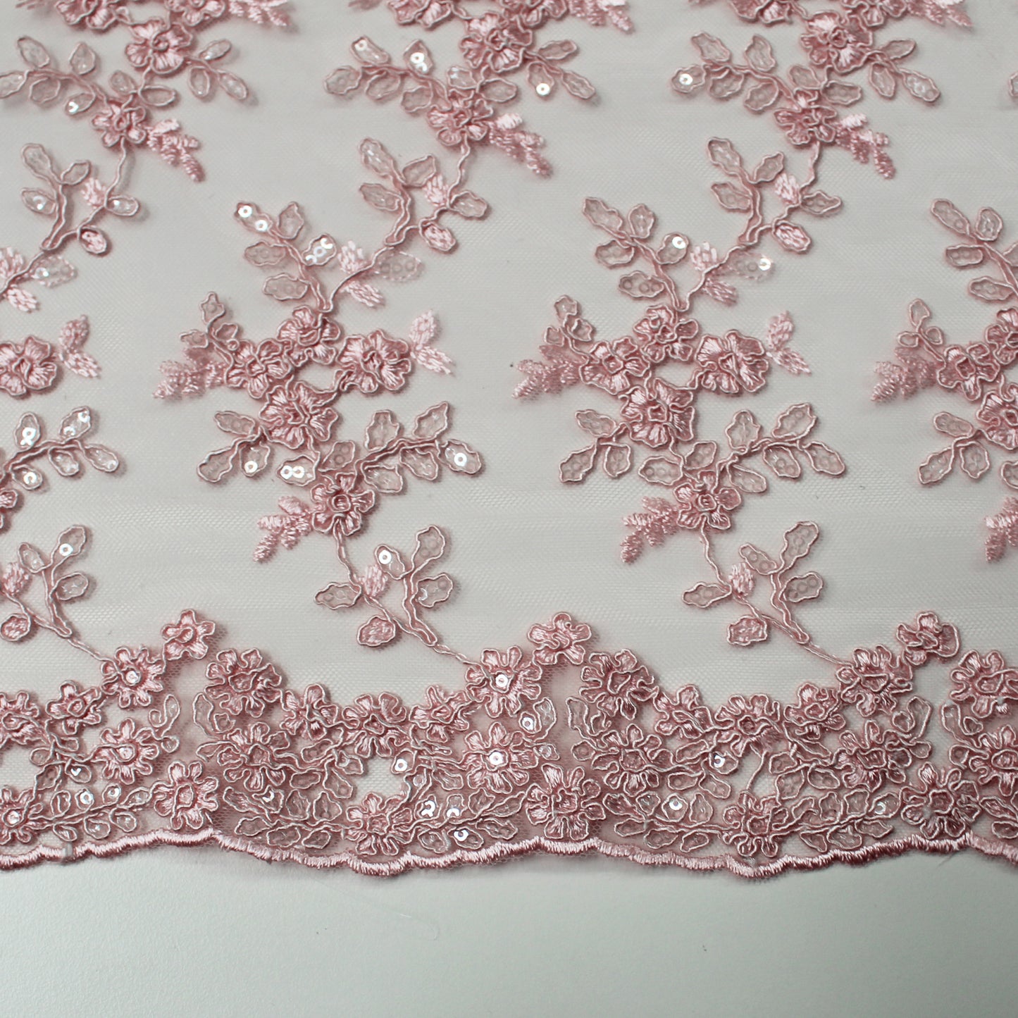 Tulle Rebrodato Ricamato con Fiori e Paillettes