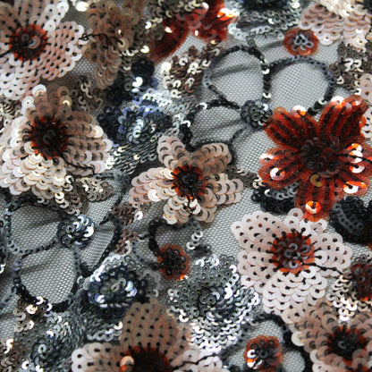 Tulle Ricamato a Campo Pieno | Fiori Multidimensione e Paillettes Multicolor
