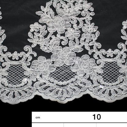 Tulle Ricamato a Filo con Rebrodatura Floreale e Paillettes