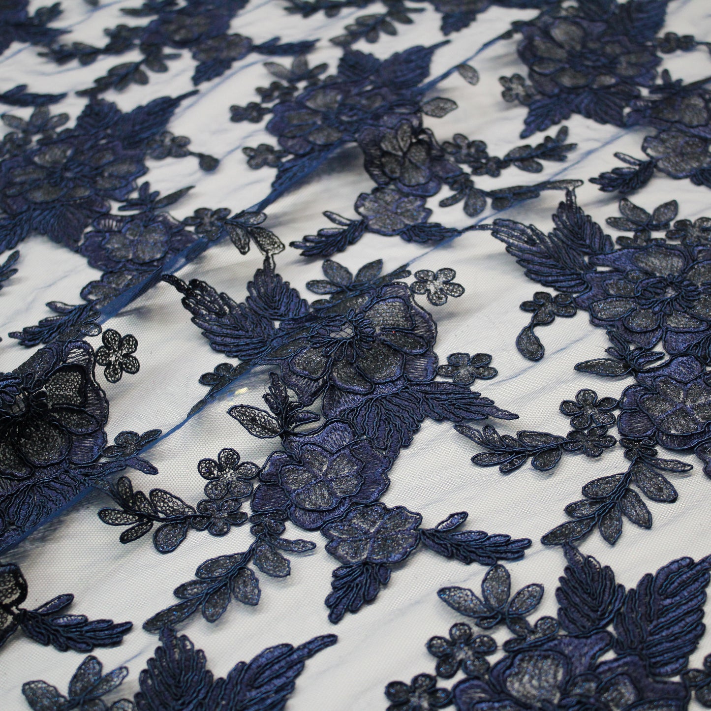 Tulle Ricamato a Filo | Mazzi di Fiori in Rebrodé con Paillettes
