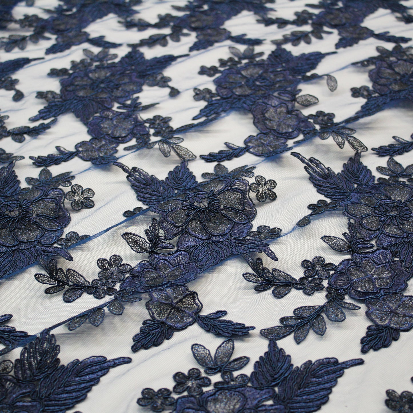 Tulle Ricamato a Filo | Mazzi di Fiori in Rebrodé con Paillettes