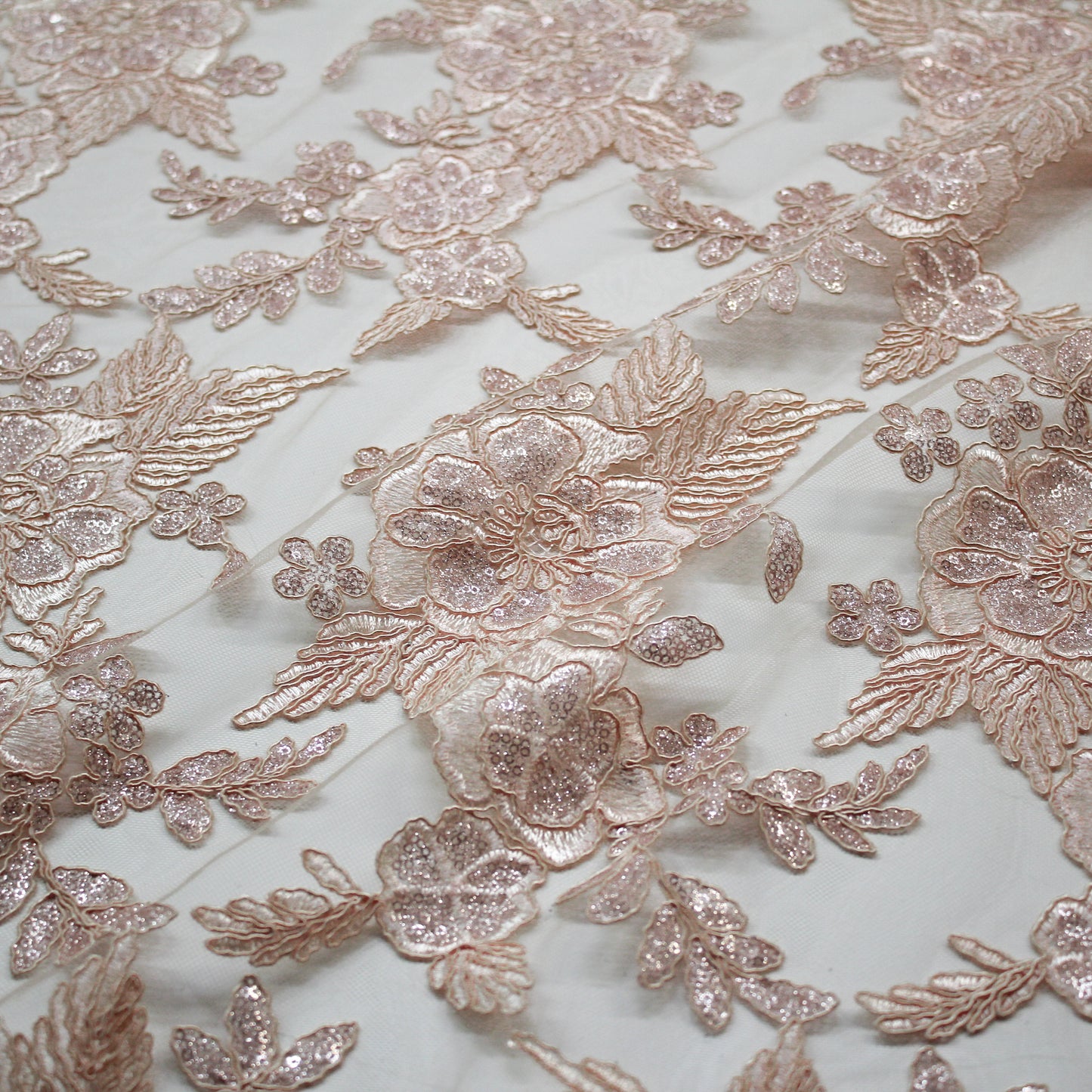 Tulle Ricamato a Filo | Mazzi di Fiori in Rebrodé con Paillettes