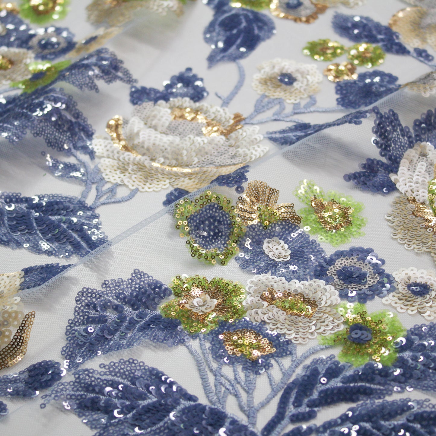 Tulle Ricamato a Filo | Rose e Bouquet di Fiori con Paillettes Multicolor