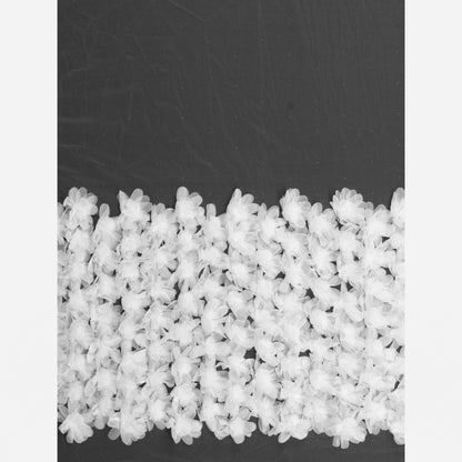 Tulle Ricamato con Fiori 3D e Petali Lucidi