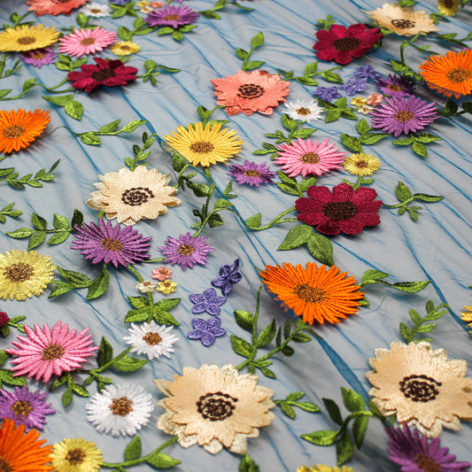Tulle Ricamato con Fiori 3D Multiforme e Multicolor