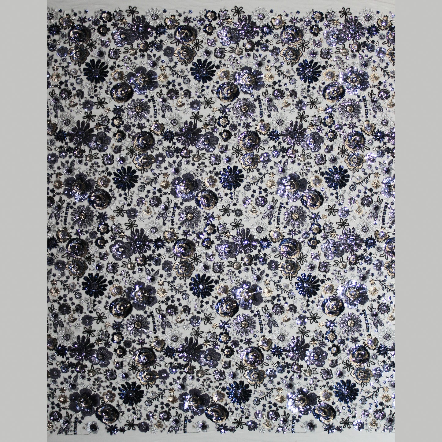 Tulle Alta Moda con Ricamo Floreale Multiforme, Paillettes, Perline e Coralli