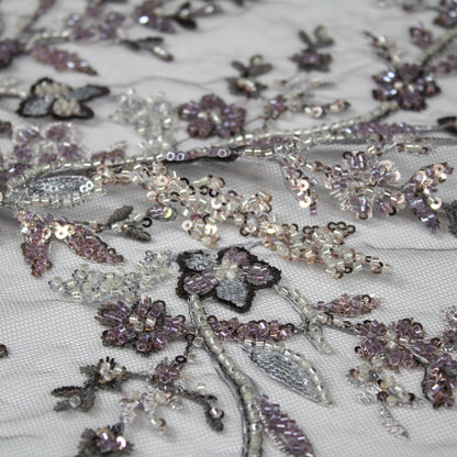 Tulle Ricamato con Motivo Floreale, Coralli e Paillettes