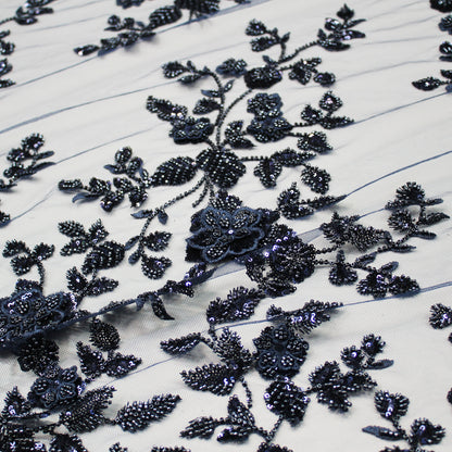 Tulle Ricamato con Degradè di Fiori 3D, Paillettes e Coralli
