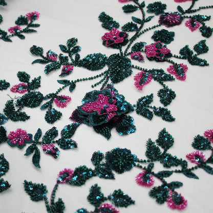 Tulle Ricamato con Degradè di Fiori 3D, Paillettes e Coralli