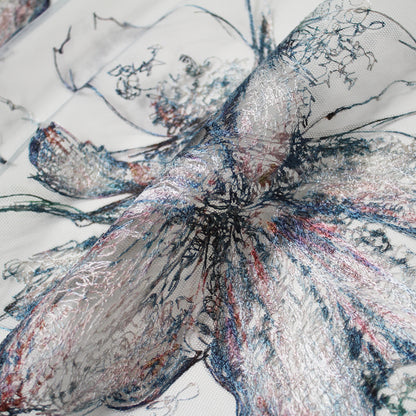 Tulle Ricamato a Filo con Fiori Grandi