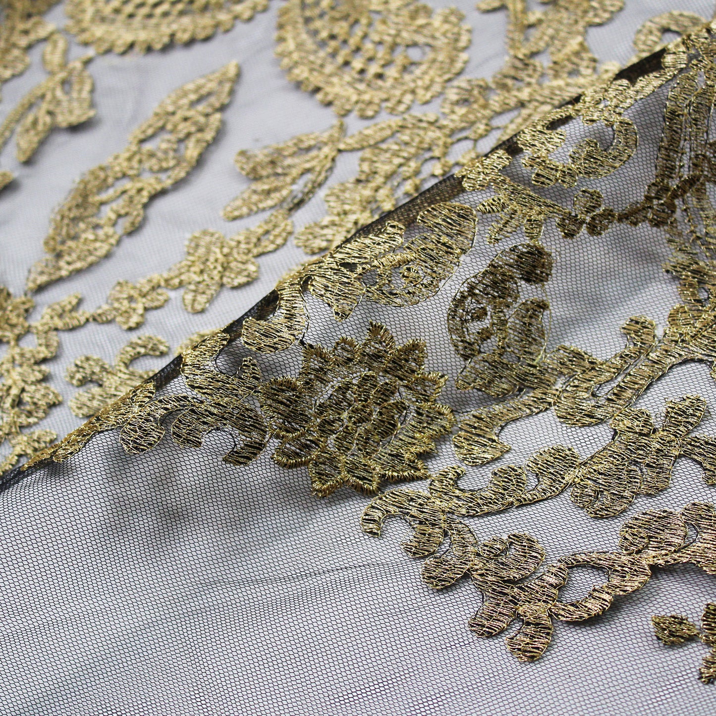 Tulle Ricamato con Filo Lurex Arabesco
