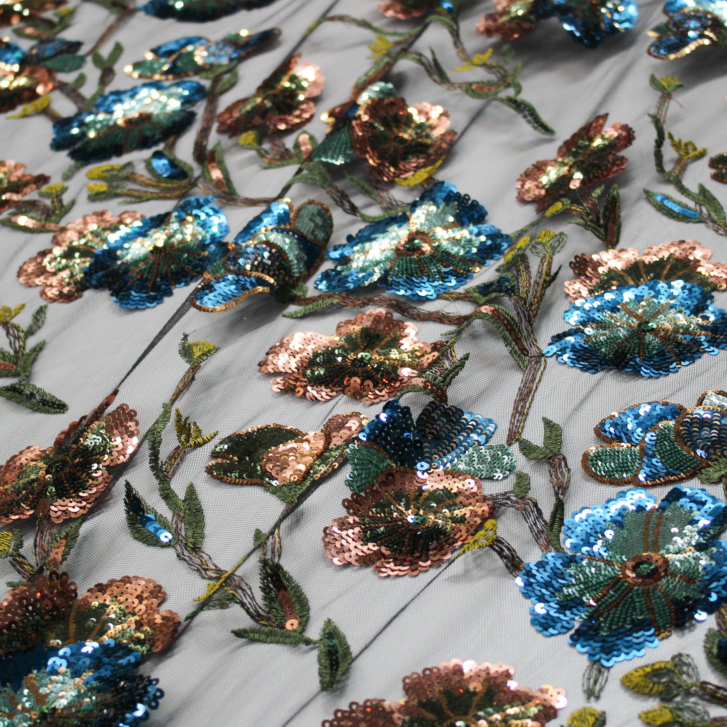 Tulle Ricamato a Filo | Motivo Ramage e Fiori in Blu e Rame