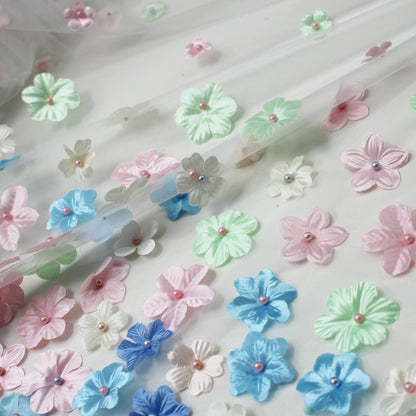 Tulle Ricamato con Fiori 3D Degradè in Organza Multicolor con Perlina
