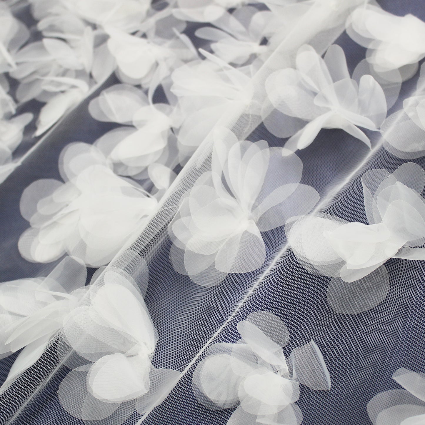 Tulle Ricamato con Fiori 3D in Tessuto Organza