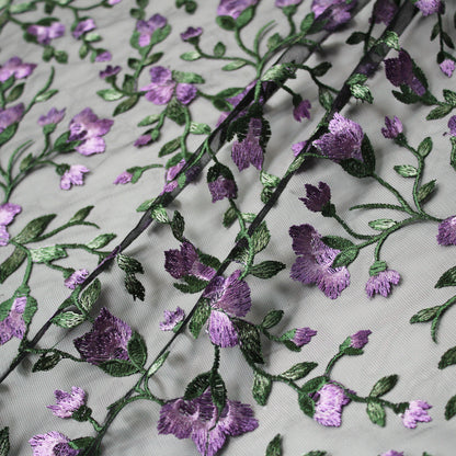 Tulle Ricamato con Fiori in Lurex Lavanda