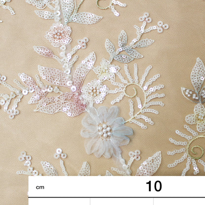 Tulle Ricamato con Fiori in Tulle Sfumato, Foglie, Paillettes e Coralli