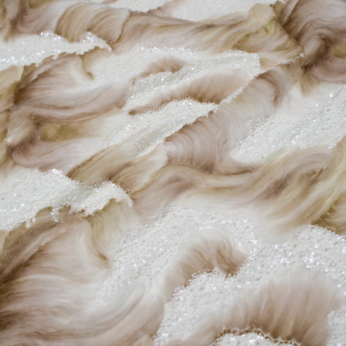 Tulle Ricamato con Motivo ad Onde, Tulle, Paillettes e Coralli