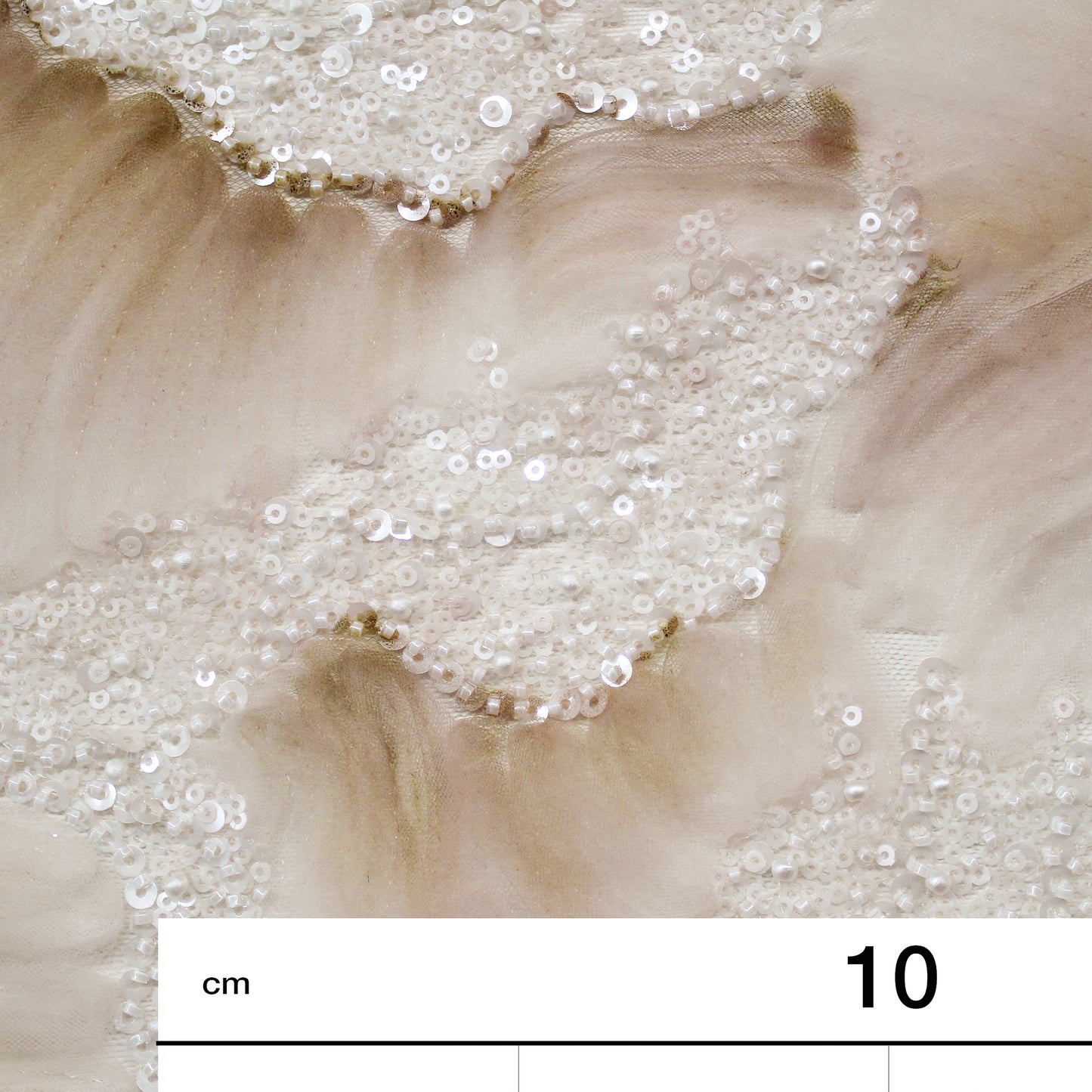 Tulle Ricamato con Motivo ad Onde, Tulle, Paillettes e Coralli