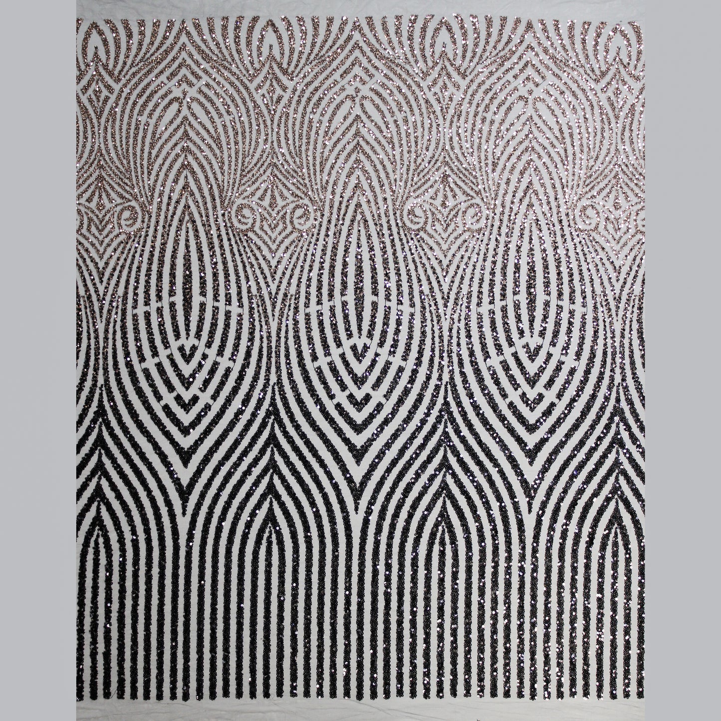 Tulle Ricamato Paillettes e Coralli con Effetto Arabesco