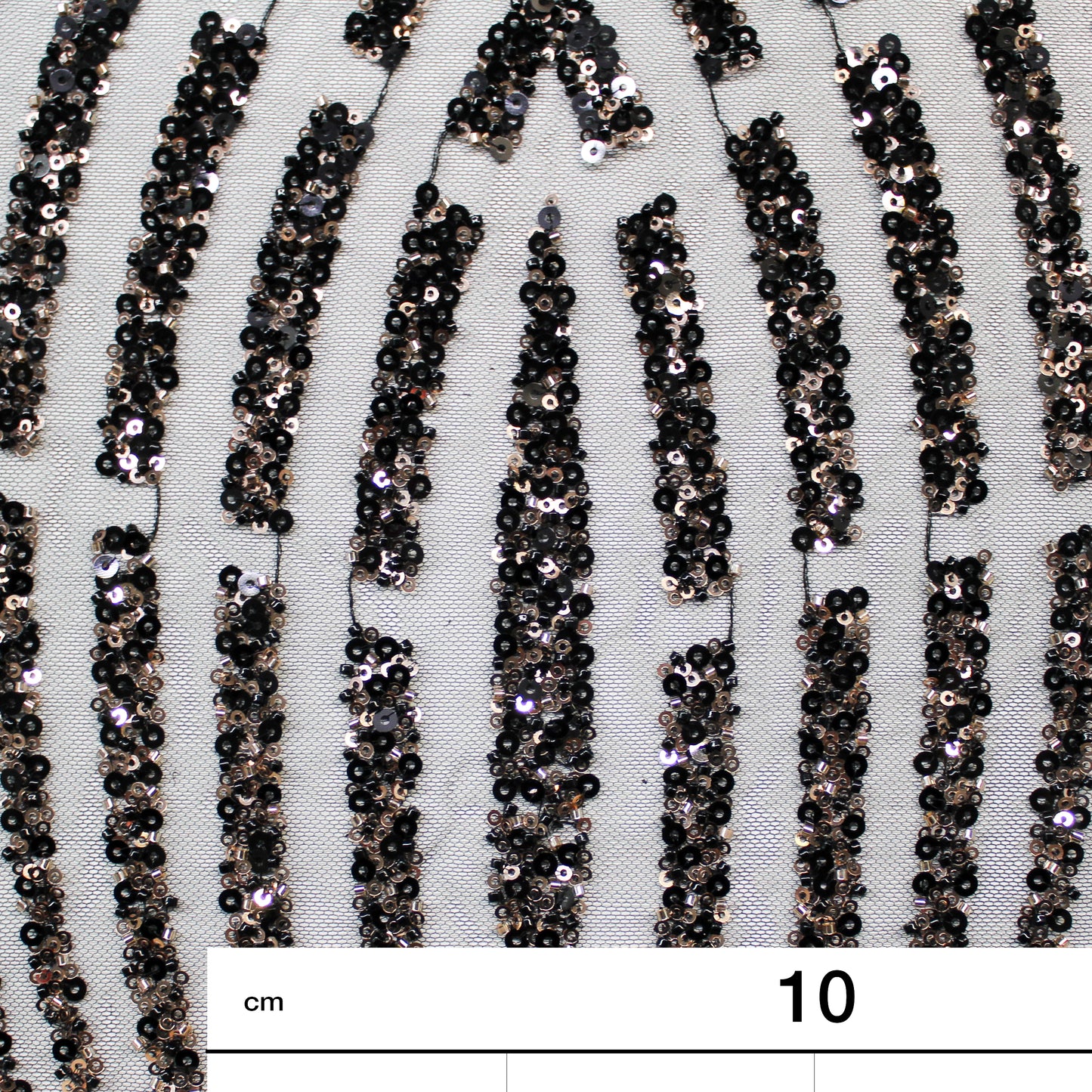 Tulle Ricamato Paillettes e Coralli con Effetto Arabesco