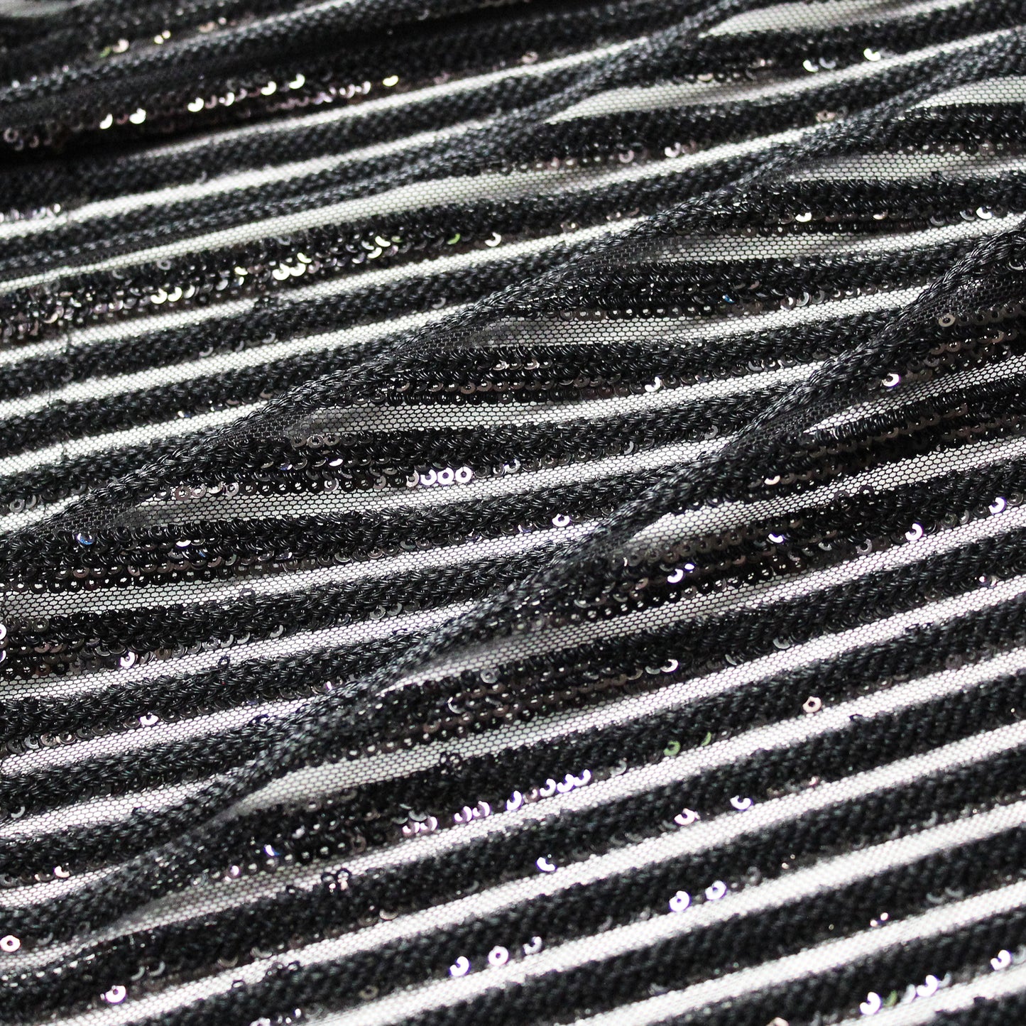 Tulle Ricamato con Paillettes a Fasce Orizzontali