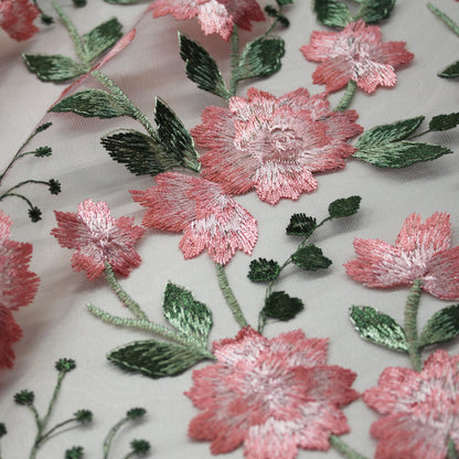 Tulle Ricamato Rosa con Fiori Rosa in Lurex