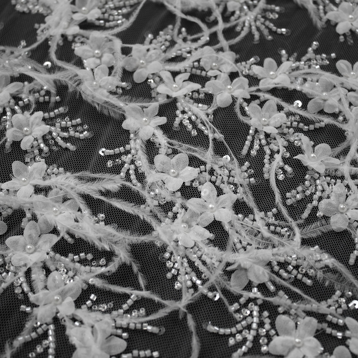 Tulle Alta Moda | Tulle Ricamato Sposa 3D con Perline, Corallini, Paillettes, Piume Sottili e Fiori Piccoli | TRW4132