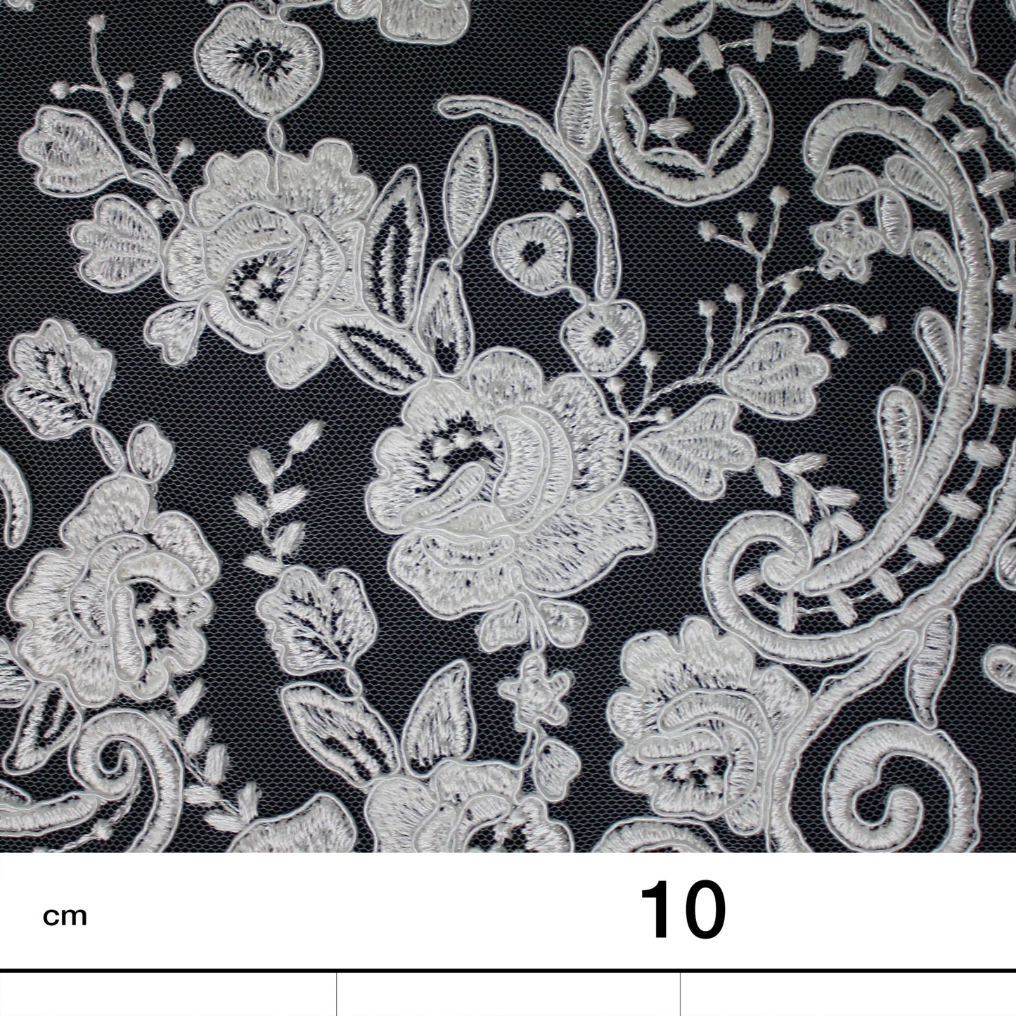Tulle Alta Moda | Tulle Ricamato Sposa a Filo e Rebrodato con Ramage Floreale e Motivo Paisley | TRW3728