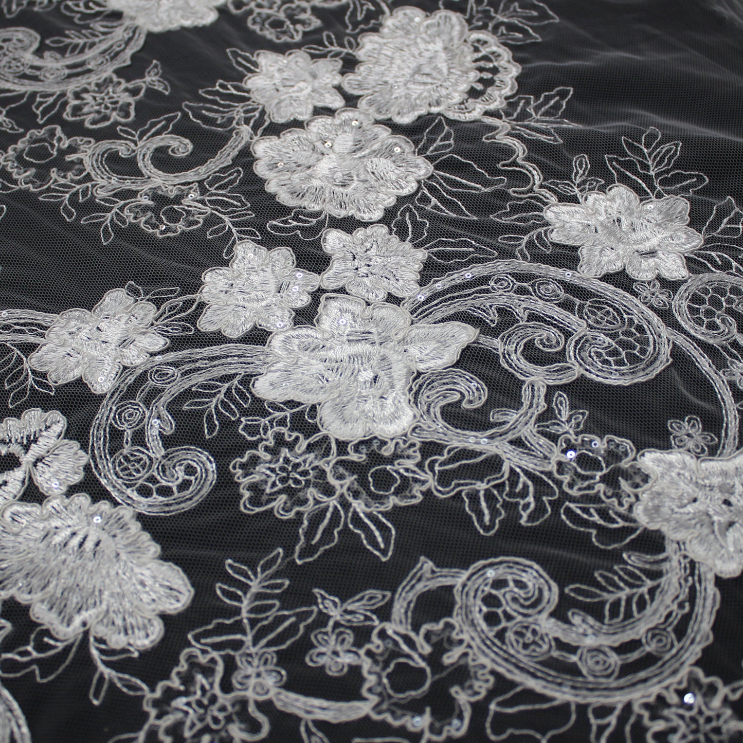 Tulle Alta Moda | Tulle Ricamato Sposa a Filo con Rebrodatura, Paillettes e Ramage Floreale | TRW3502