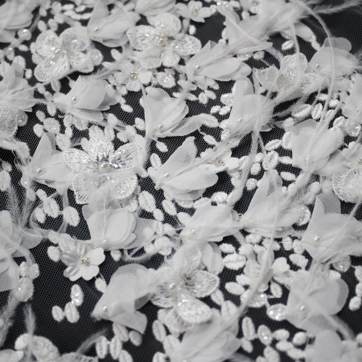 Tulle Alta Moda | Tulle Ricamato Sposa con Fiori 3D, Perline e Piume (Disegno Dégradé) | TRW2519