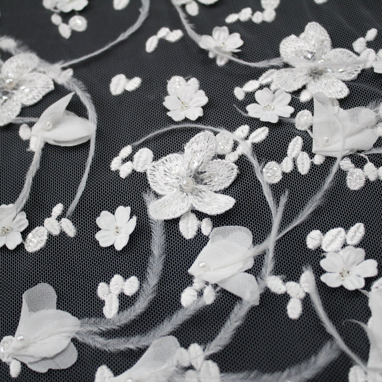 Tulle Alta Moda | Tulle Ricamato Sposa con Fiori 3D, Perline e Piume (Disegno Dégradé) | TRW2519
