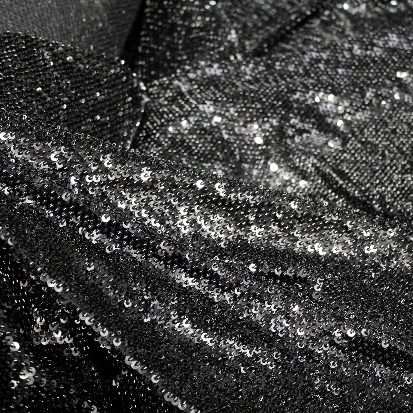 Tulle Tinta Unita Ricamato con Paillettes e Coralli a Campo Pieno